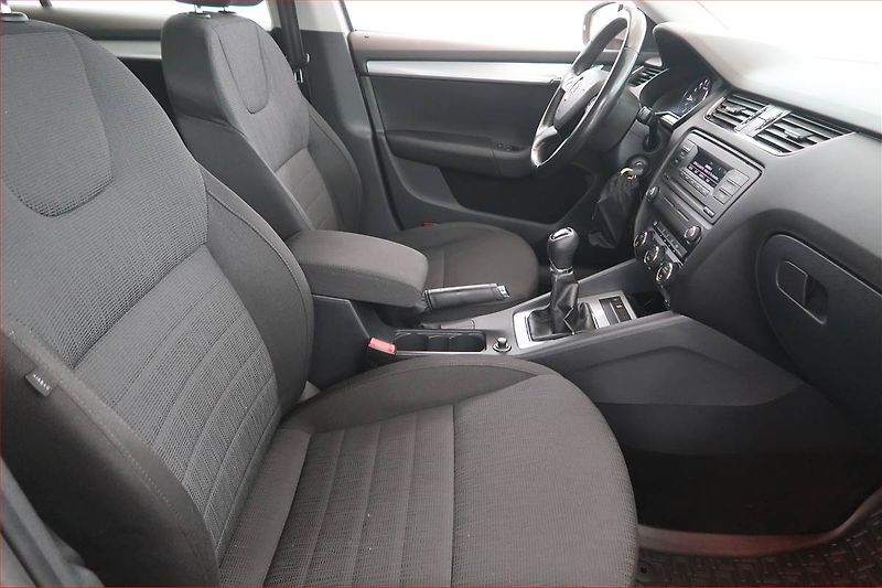 Škoda Octavia (2014) Style 1.6 TDI, Tempomat - fotka 9 z 16