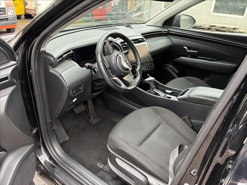 Hyundai Tucson 1.6 T-GDi HEV 48V Hybrid 4x4 - fotka 10 z 25