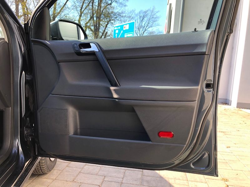 Volkswagen Polo (2006) 1.2 - fotka 14 z 25