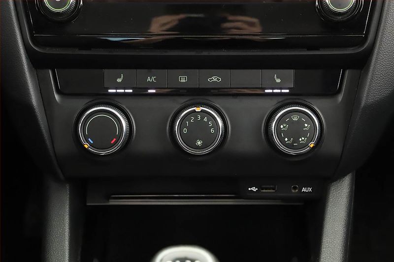 Škoda Octavia (2013) 1.2 TSI, Serv.kniha, Tempomat - fotka 14 z 15