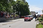 Tradiční závod S kopce do kopce si nenechalo letos ujít na sedm desítek posádek historických automobilů a motocyklů