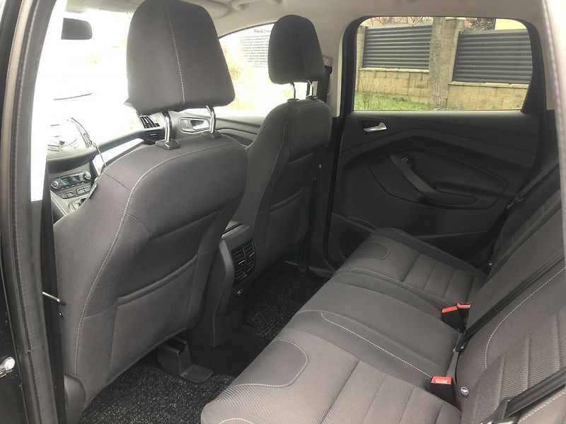 Ford Kuga (2015) 1,5 110kW 1.majitel pěkný stav - fotka 41 z 63