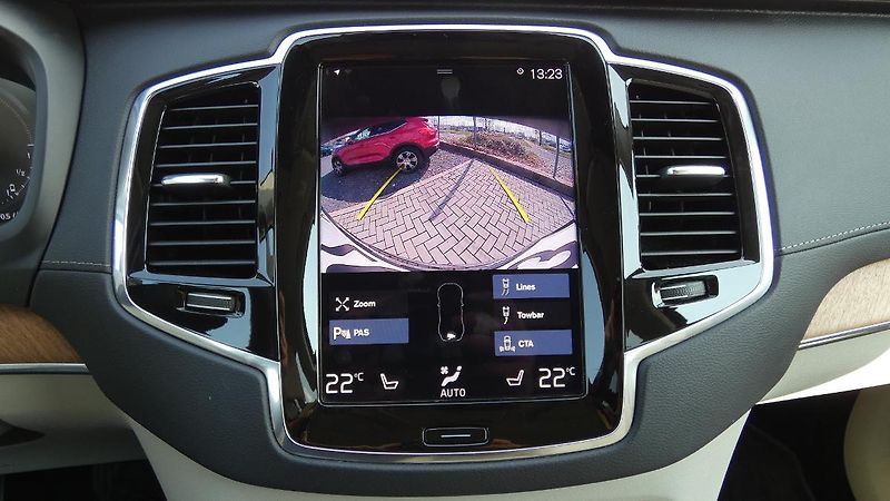 Volvo XC90 T8 AWD Recharge Inscription AT - fotka 15 z 26