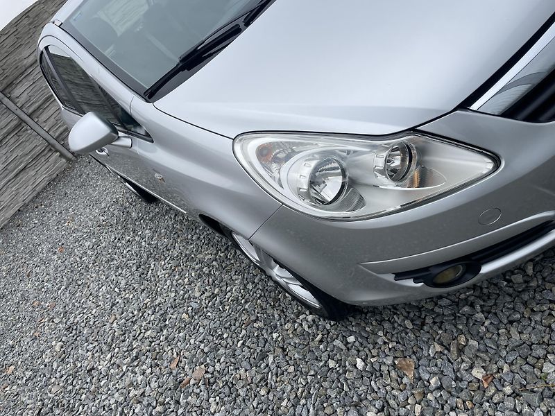 Opel Corsa 1.2i 80PS 141000KM KLIMA STK!! - fotka 73 z 169