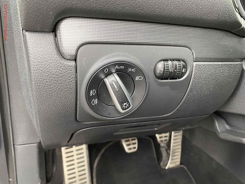 Volkswagen Golf (2012) 1.2 TSi, Style - fotka 15 z 17