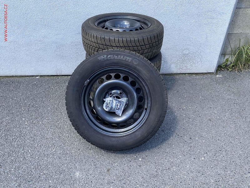 Volkswagen Golf (2013) 2.0 TDi, Highline, DSG, bixen - fotka 19 z 19