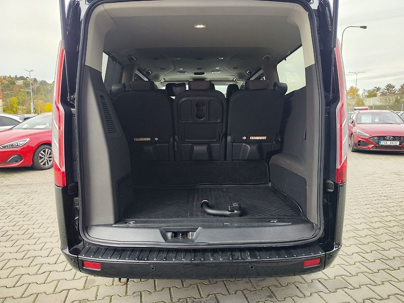 Ford Tourneo Custom 2.0 EcoBlue/125kW Titanium L2 - fotka 9 z 30