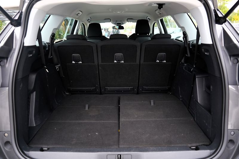 Peugeot 5008 1.6 HDI automat/88KW/7MÍST/ČR - fotka 13 z 44