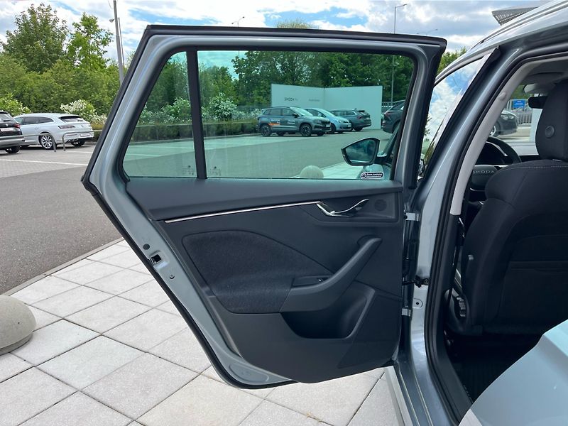 Škoda Kamiq 1.0 TSi 85 kW Top Selection - fotka 23 z 29