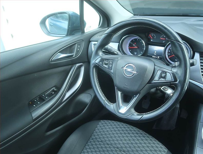 Opel Astra (2016) 1.4 T, Serv.kniha, Tempomat - fotka 7 z 13