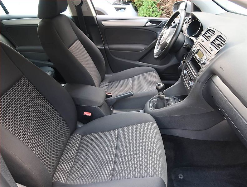 Volkswagen Golf (2009) 2.0 TDI, Tempomat - fotka 9 z 17