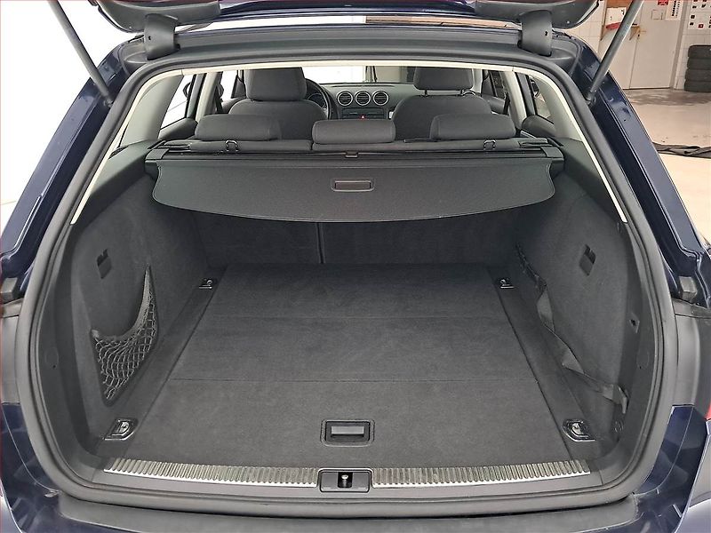 Seat Exeo (2009) 2.0 TDI, Tempomat - fotka 13 z 16