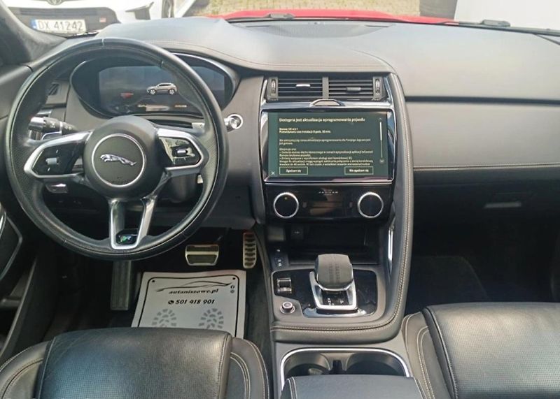 Jaguar E-Pace (2021) 2.0 D200 mHEV AWD R-Dynamic SE - fotka 2 z 9