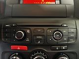 Citroën C4 (2012) 1.4 i, 2.maj, AC, temp - náhled 13