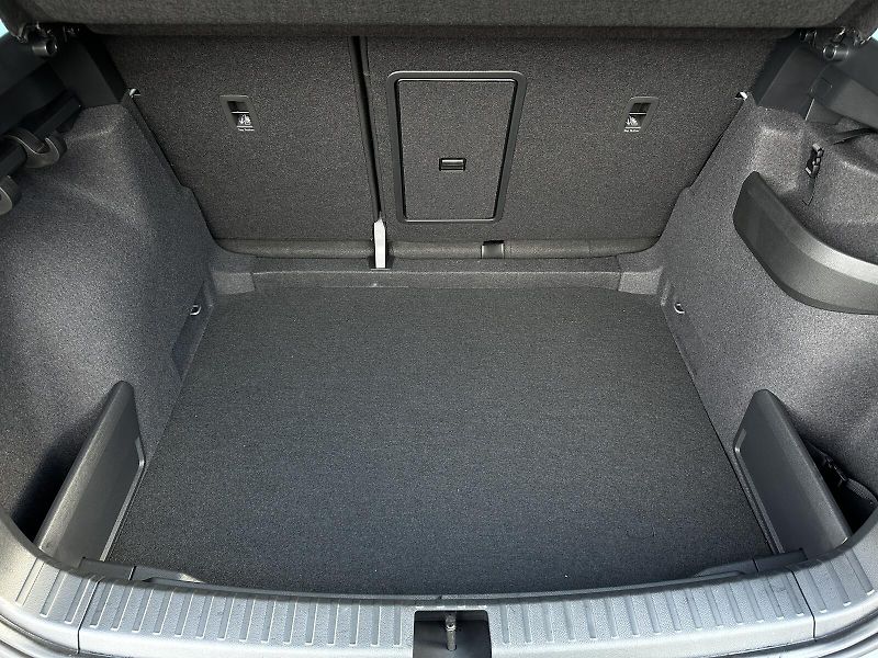 Škoda Karoq 1.5TSi DSG 150PS Sportline Mat - fotka 43 z 46