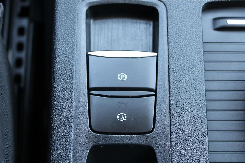 Ford Kuga 1,5 EB  ČR,1.MAJ,TITANIUM,DPH - fotka 24 z 38