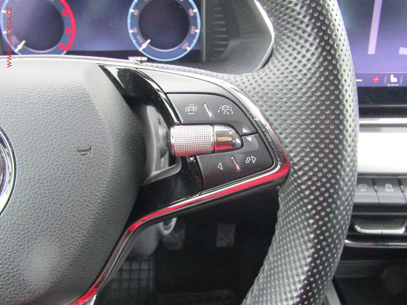 Škoda Octavia (2020) 2.0TDi, Style, LED, navi - fotka 19 z 21