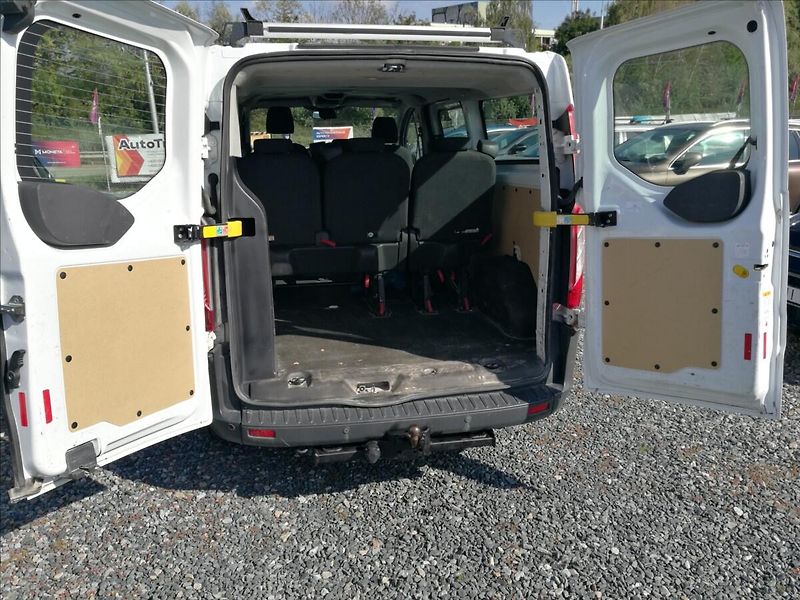 Ford Transit Custom 2,0 TDCi 8 míst - fotka 19 z 24
