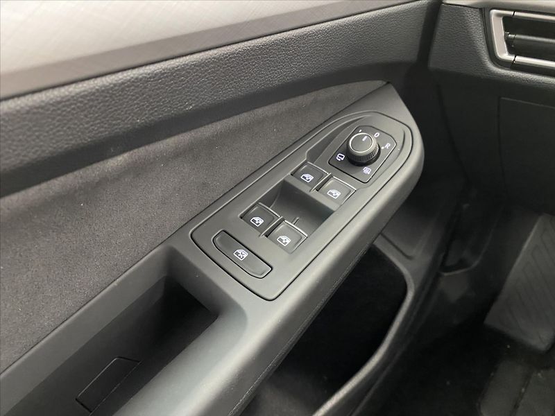 Volkswagen Golf 1,5 TSI 110 kW People - fotka 12 z 24