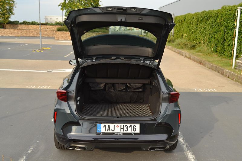 Cupra Formentor (2025) Cupra Formentor 1.5 eTSI DSG - fotka 17 z 25