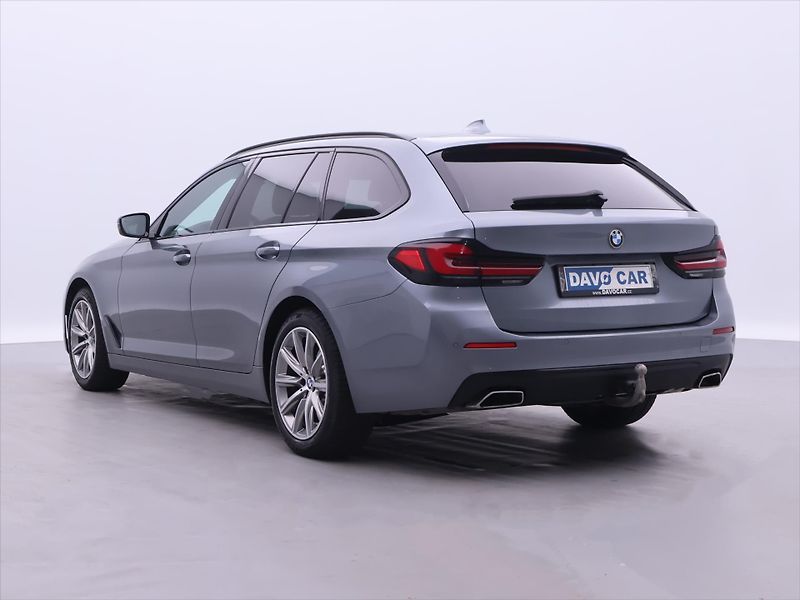 BMW Řada 5 3,0 530d 183kW xDrive Touring - fotka 5 z 35