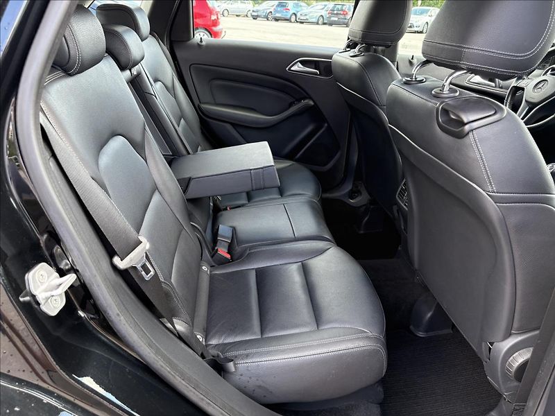 Mercedes-Benz Třídy B 1,6 200i 115kW,Bi-Xen,Kůže,Nav - fotka 29 z 36