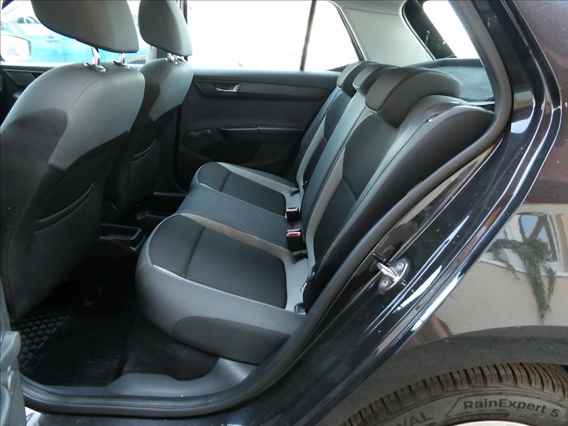 Škoda Fabia 1,0 TSI 81kW Ambition,2 x kola - fotka 18 z 38
