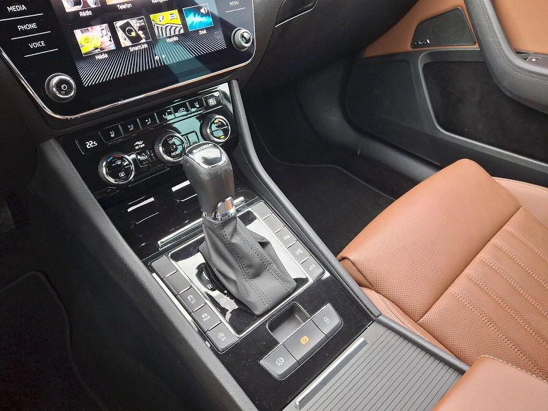 Škoda Superb (2023) Combi L&K DSG 2,0TDi 147kW - fotka 28 z 35