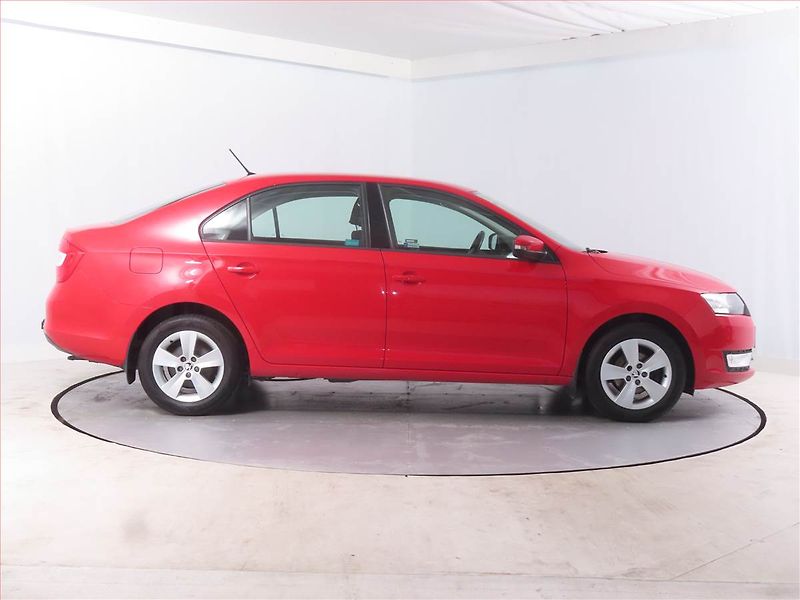 Škoda Rapid (2016) Ambition 1.2 TSI, ČR,1.maj - fotka 6 z 13