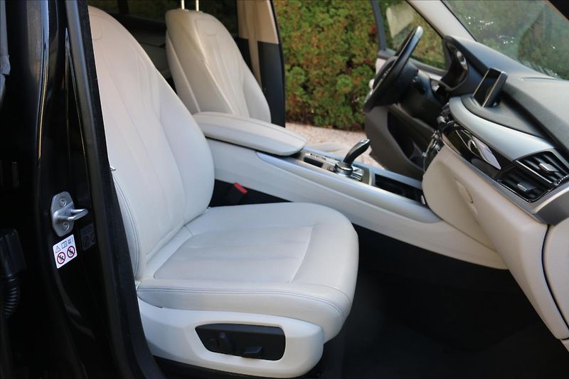 BMW X5 2,0 xDrive25d,ČR, 1. Majitel - fotka 41 z 59