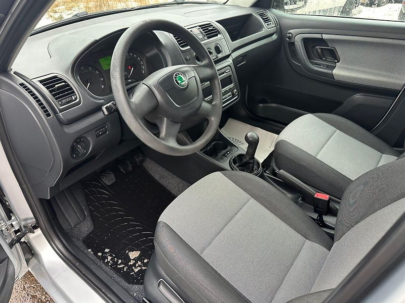 Škoda Fabia (2010) 1.2Tsi 63kw - fotka 9 z 23