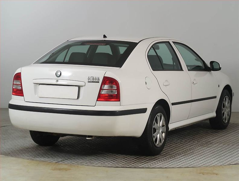 Škoda Octavia (2010) Ambiente 1.9 TDI , nová STK - fotka 5 z 16