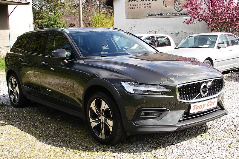 Volvo V60 CC 2.0B4 AWD MildHybrid ZADÁN! - fotka 4 z 46