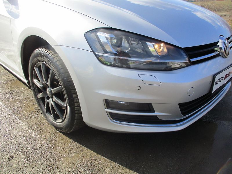 Volkswagen Golf 2.0TDi 110kW HIGHLINE L+Z PNEU - fotka 23 z 45