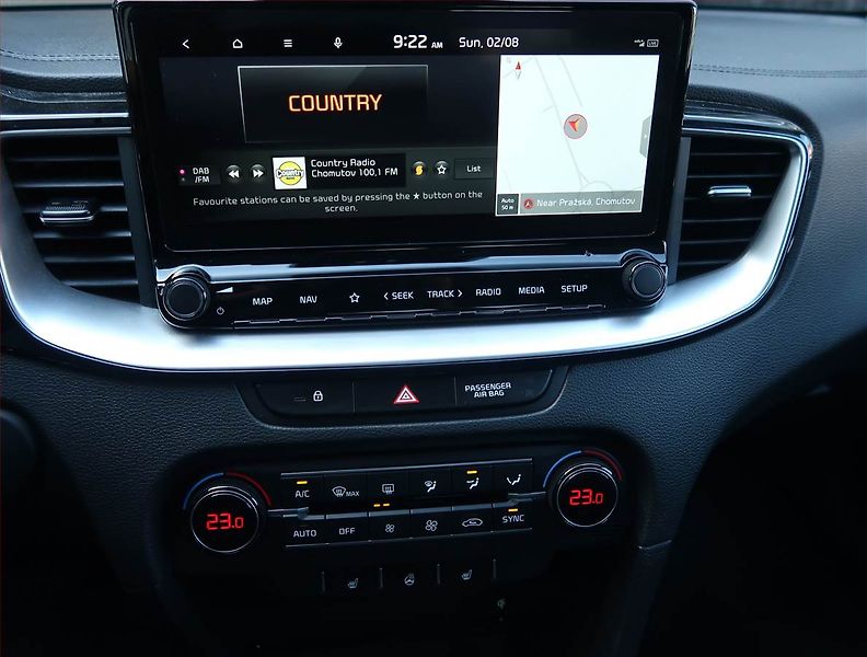 Kia XCeed (2022) Exclusive 1.5 T-GDI - fotka 12 z 17