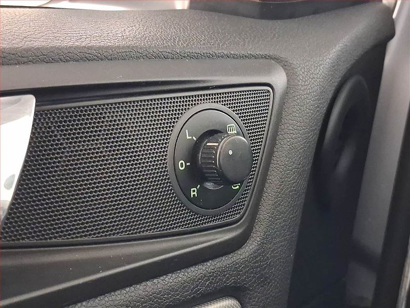 Škoda Octavia (2011) Elegance 1.6 TDI, Serv.kniha - fotka 18 z 19