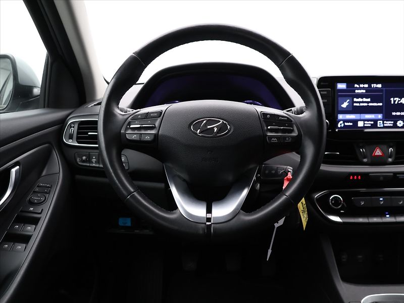 Hyundai i30 1,5 T-GDI Mild Hyb Comfort - fotka 18 z 32