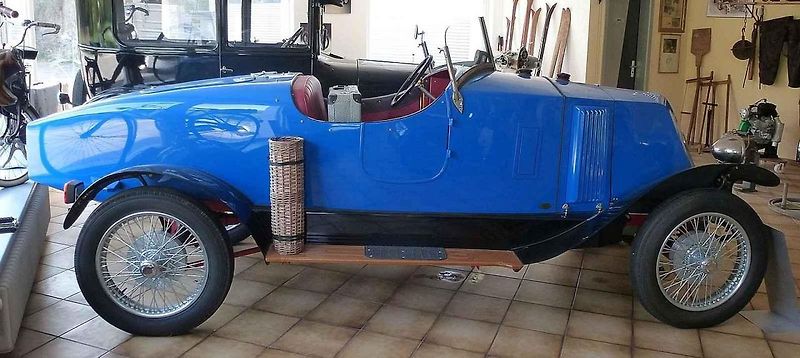 Letos si připomínáme, že před 100 lety byla zahájena výroba vozu Renault NN Torpedo, který je příznivcům motorismu a historie známý také jako Renault 6CV.
