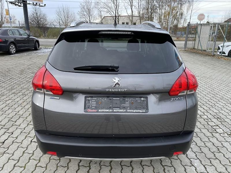 Peugeot 2008 Style 1.2 PureTech serviska - fotka 4 z 16