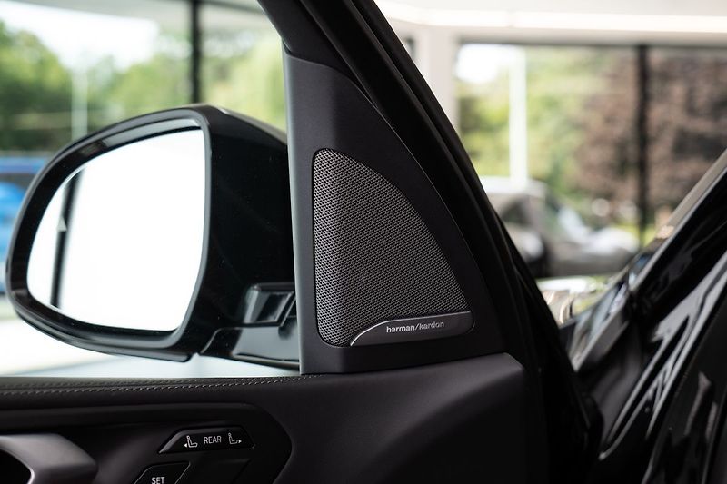 BMW X7 M50i/360/HarmanKardon/Pano - fotka 23 z 31