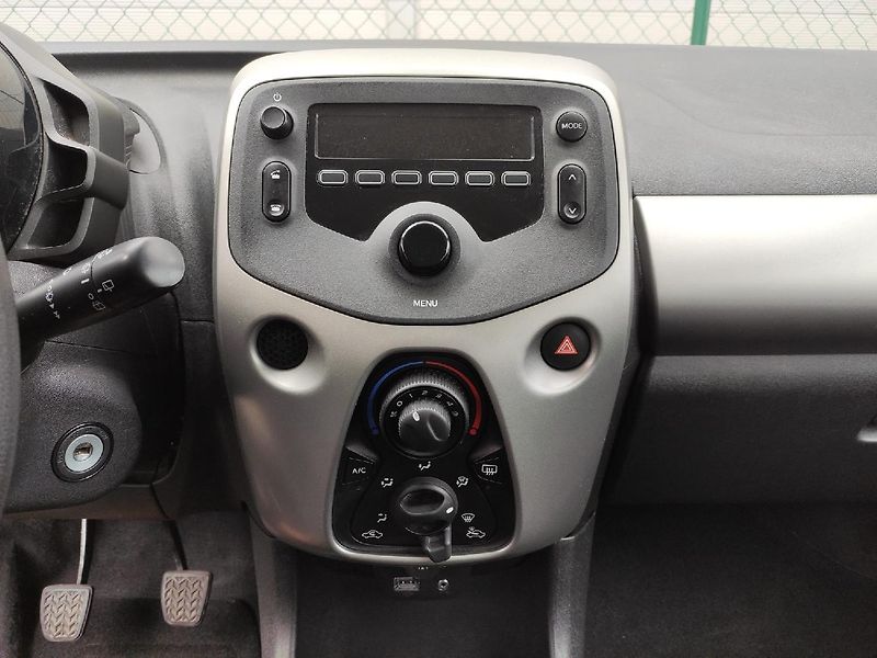 Peugeot 108 (2015) ACTIVE 1.0 70k MAN6 NOVÉ CZ - fotka 22 z 26
