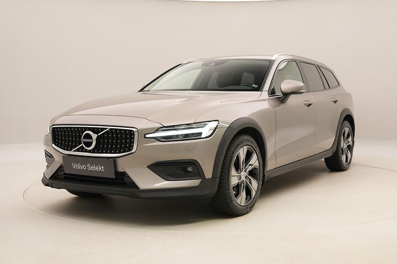 Volvo V60 CC B5 AWD BRIGHT PLUS AUT CZ - fotka 1 z 50