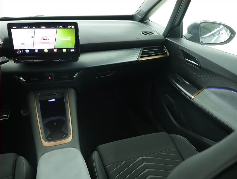 Cupra Born (2023) 58, SoH 89% - fotka 8 z 17