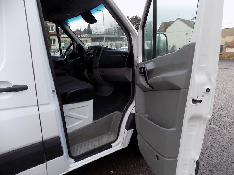 Mercedes-Benz Sprinter (2014) 2.2 120KW L2H2 - fotka 25 z 34