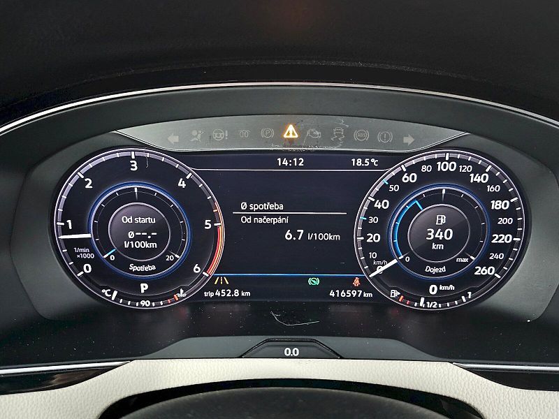 Volkswagen Passat (2018) 2.0TDI 140kW DSG R-line DSG 4x - fotka 12 z 35
