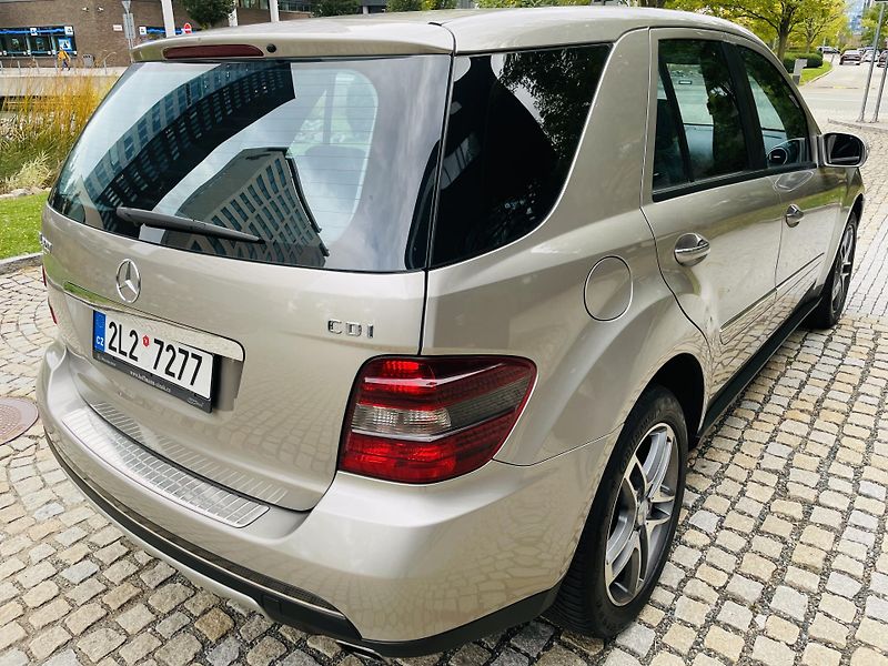 Mercedes-Benz Třídy M 320CDI 165KW 4MATIC TAŽNÉ 3500 - fotka 10 z 42