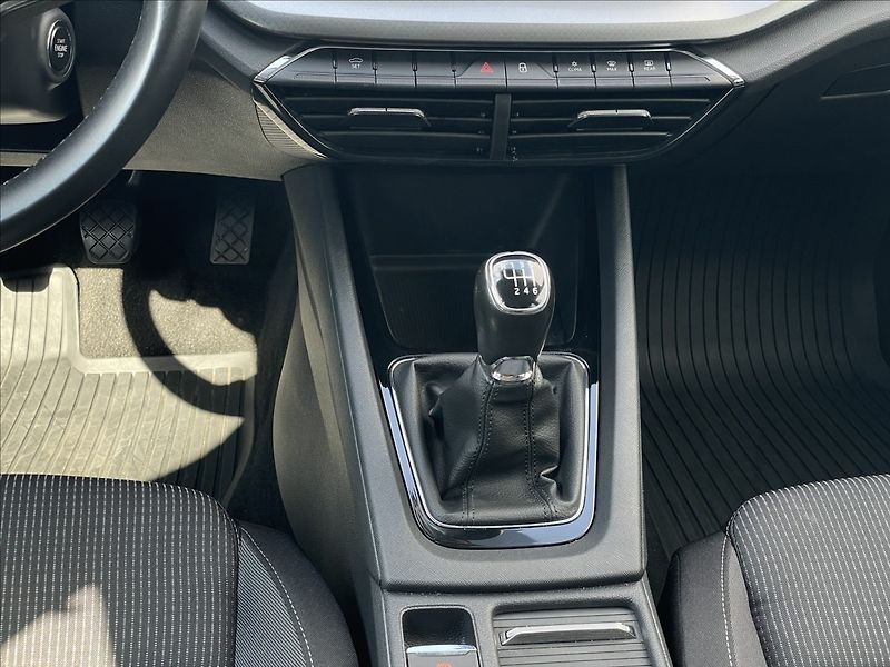 Škoda Octavia 2,0 TDI Combi Ambition Plus - fotka 12 z 22