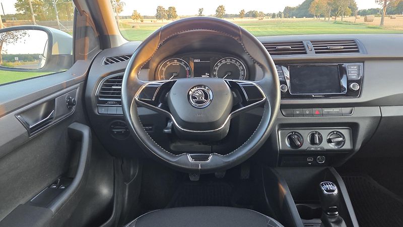 Škoda Fabia (2021) 1.0 TSI 70 kW Ambition, CZ,DPH - fotka 17 z 23