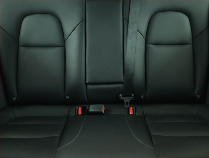 Tesla Model 3 (2021) Std Range Plus LFP, SoH 92% - fotka 10 z 21