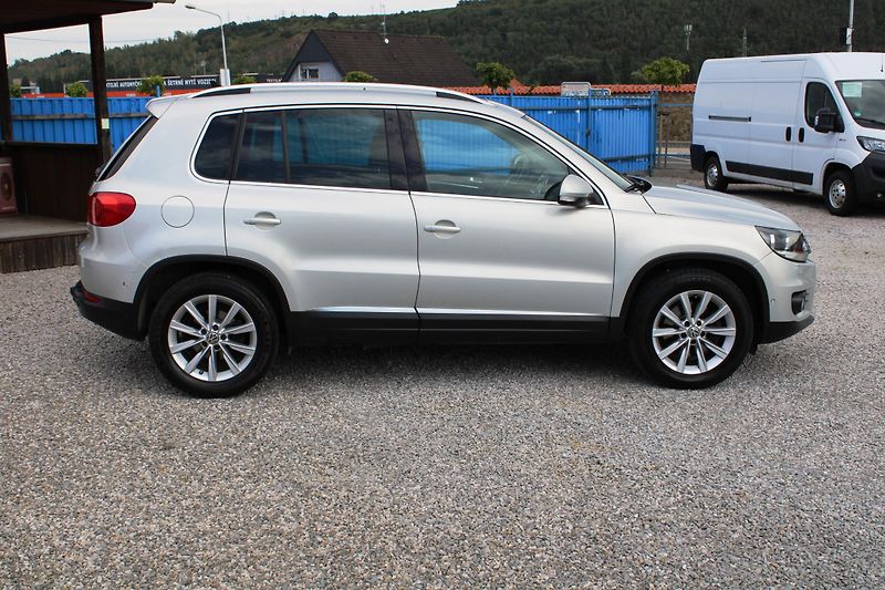 Volkswagen Tiguan (2012) 2.0 TDI KLIMA VÝHŘEV TAŽNÉ NAV - fotka 8 z 23